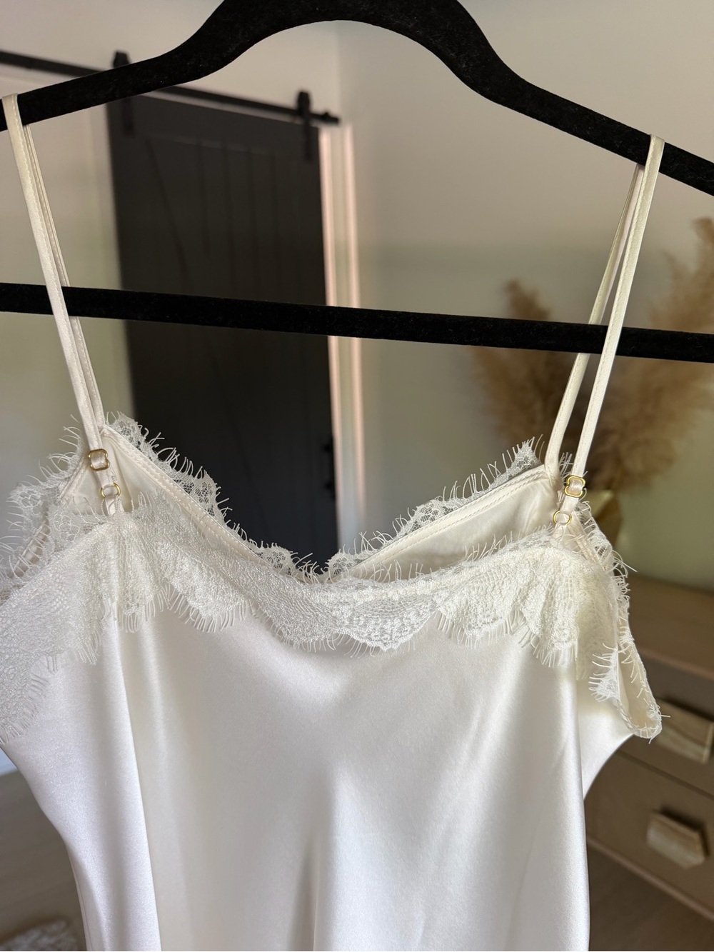 Lily Silk 100% silk lace trim camisole / creamy white / size M runs small - Picture 5 of 11